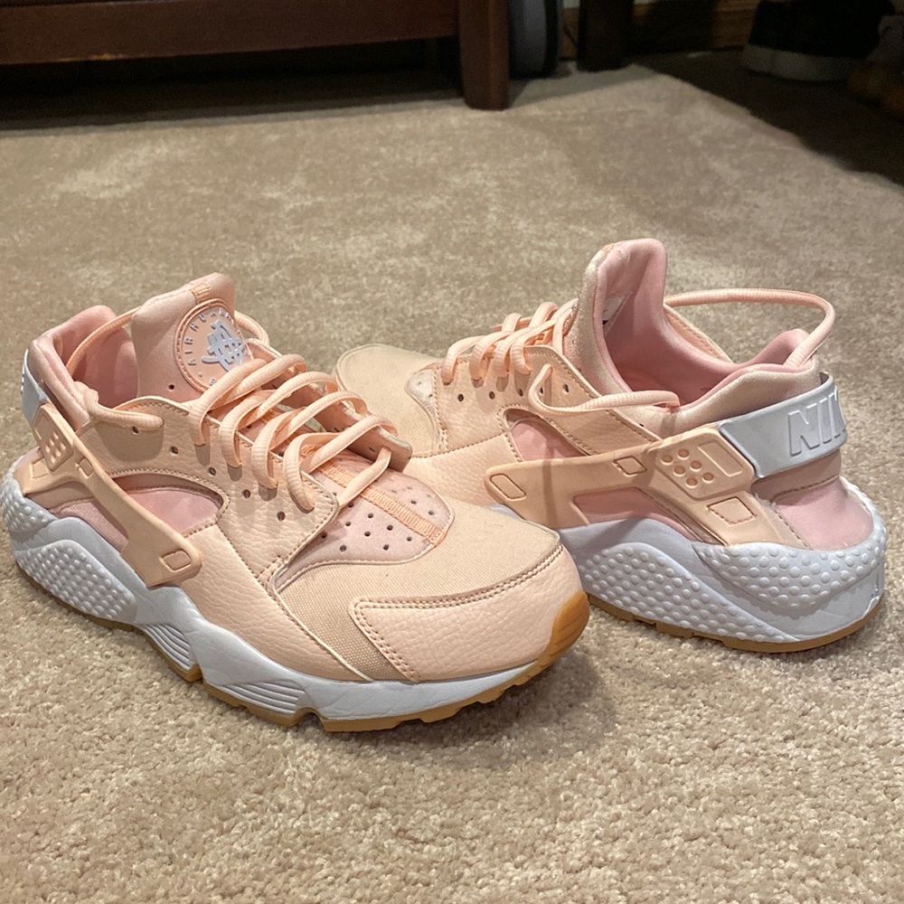 Nike AirHuarache light pink 9.5 shoes